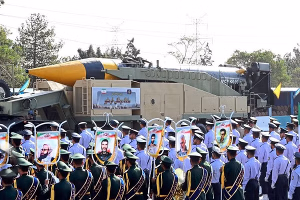 Tên lửa đạn đạo Khorramshahr-4 của Iran.