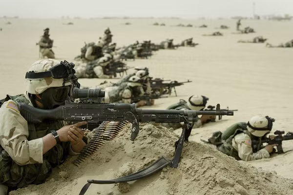Các binh sĩ thuộc Sư đoàn Dù 101 của Mỹ tại Iraq, ngày 20/3/2003.