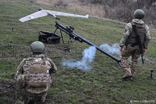 Kíp chiến đấu UAV ZALA Z-16 của Nga.