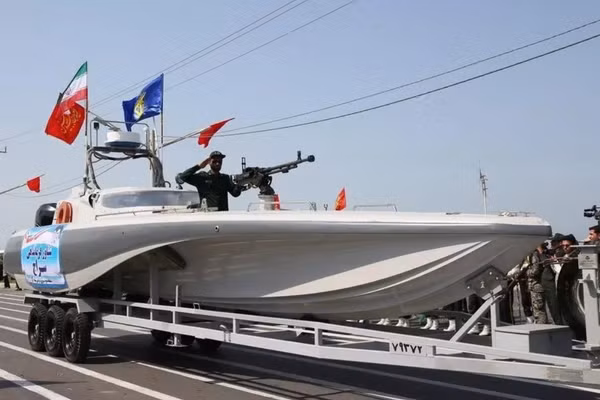 Xuồng cao tốc lớp Seraj của Iran.