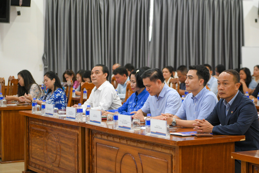 Các đại biểu tại sự kiện. u17-4347.jpg