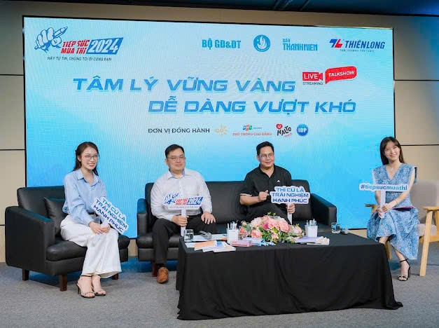 Tại đây, các chuyên gia tâm lý và khách mời sẽ chia sẻ về áp lực thi cử, hướng dẫn nhận biết và ứng phó với rối loạn tâm lý thường gặp, giúp học sinh có thêm kỹ năng vượt qua căng thẳng, giữ tâm thế tích cực bước vào kỳ thi. z6568162795277-6b46d3c4ab68e32abbf90da9376040a4.jpg