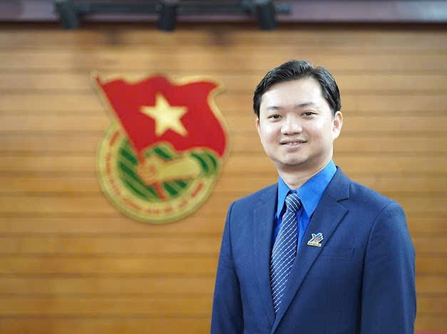 Chia sẻ về chương trình, anh Nguyễn Minh Triết - Bí thư Trung ương Đoàn, Chủ tịch Hội Sinh viên Việt Nam cho hay: 'Sau 24 năm triển khai, chương trình Tiếp sức mùa thi đã khẳng định được sức sống bền bỉ, hiệu quả thực tiễn và ý nghĩa nhân văn sâu sắc'. z6568162752996-652fd32506dd9f0c4c26511609ba0f74.jpg