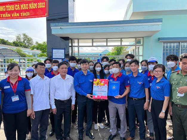 Ban tổ chức cho biết thêm, xuyên suốt trước - trong - sau kỳ thi, tiếp sức mùa thi sẽ tiếp tục là cánh tay đắc lực tạo ra những giá trị mới thiết thực cho hàng triệu thí sinh, là một phần không thể thiếu trong kỳ thi quan trọng, chung tay cùng xã hội tạo ra một mùa thi an toàn, hiệu quả. z6568162722481-f535b532fe90ce2aa2536e11d7715ff8.jpg