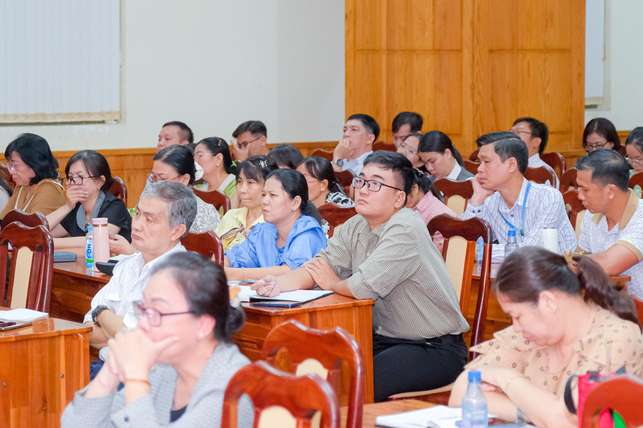tap-huan-cho-giao-vien-54.jpg