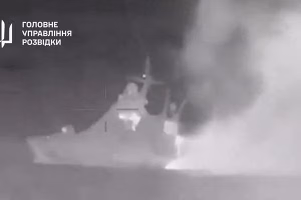 UAV tự sát của hải quân Nga hạ gục tàu trinh sát Simferopol Ukraine.