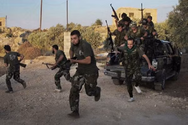 Giao tranh ác liệt giữa SDF và SNA bắt đầu ở bắc Syria, ngày 5/10/2025.