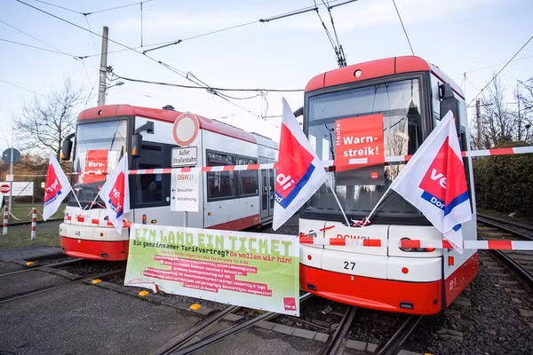Xe điện đứng im trong cuộc đình công giao thông công cộng toàn quốc ở Dortmund, Đức, ngày 2/2/2026.