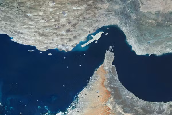 Eo biển Hormuz.