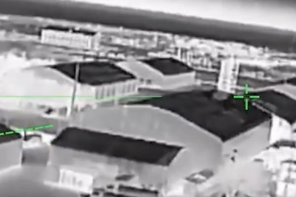 Quân đội Ukraine tấn công kho tiếp tế tại Căn cứ không quân Khersones của Nga ở Sevastopol, ngày 16/3/2026.