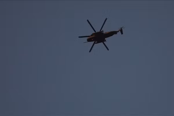 Máy bay trực thăng tấn công AH-64 Apache.