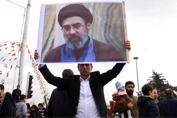 Tân lãnh đạo cấp cao Iran, Mojtaba Khamenei.