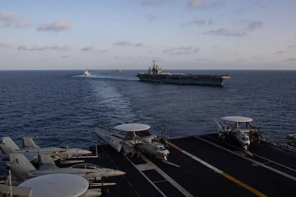 Tàu sân bay USS Gerald R. Ford của Mỹ rời cảng gần đảo Crete của Hy Lạp, ngày 26/2/2026.
