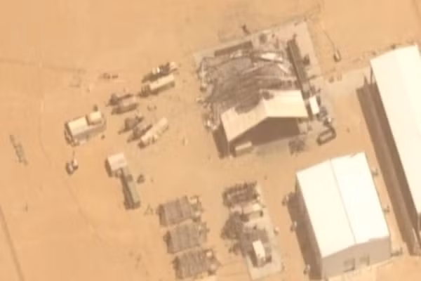 Tên lửa Iran phá hủy radar phòng thủ tên lửa THAAD của Mỹ ở Saudi Arabia.