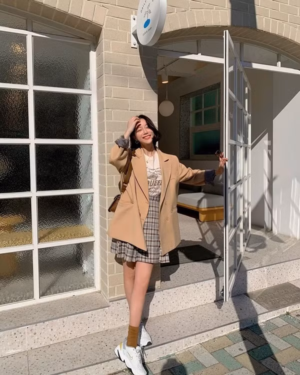 nâng tầm phong cách công sở với 10 ý tưởng mix đồ cùng tông màu be