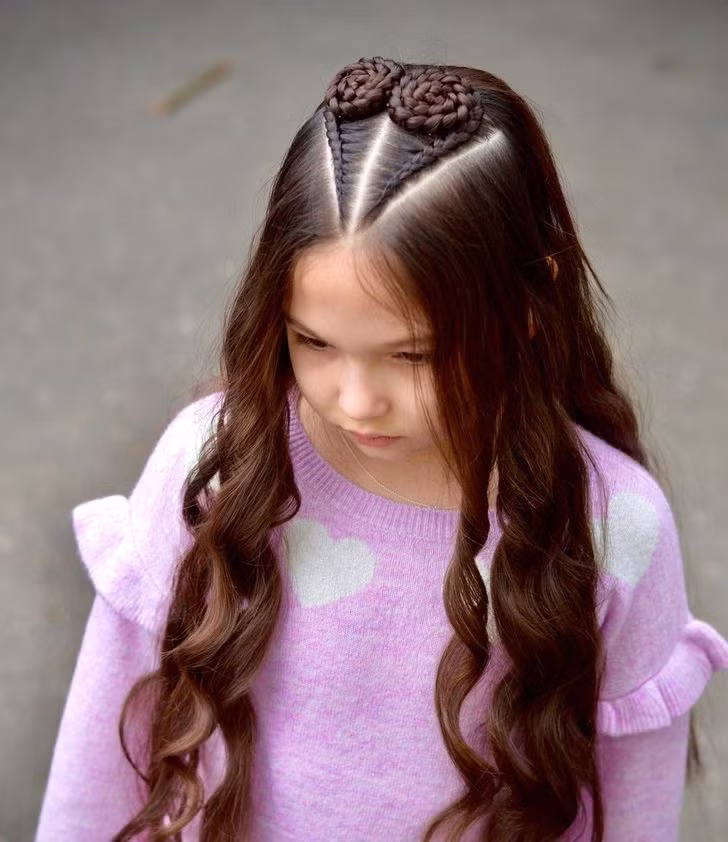 A Mom of 2 Documents the Hairstyles That She Does for Her Kids, and We Can’t Help but Be in Awe