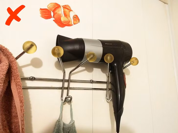 11 Things That Should Not Be Stored in the Bathroom