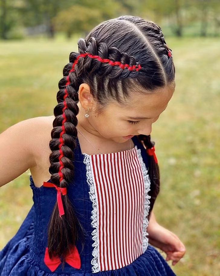 A Mom of 2 Documents the Hairstyles That She Does for Her Kids, and We Can’t Help but Be in Awe