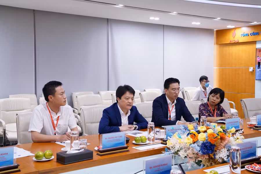 Tổng giám đốc PV GAS Hoàng Văn Quang phát biểu chào mừng và thể hiện tinh thần sẵn sàng hợp tác phát triển ngành khí Việt Nam