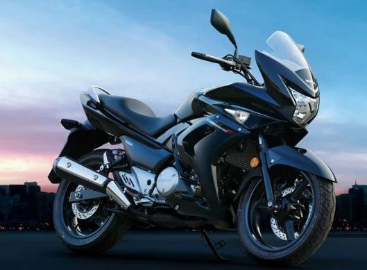 Suzuki bất ngờ ra mắt xe côn tay GW250F