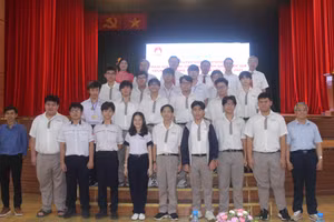 Đội tuyển môn Toán học của TPHCM tham gia kỳ thi học sinh giỏi Quốc gia.