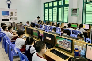 Tiết học của học sinh một trường tiểu học trên địa bàn Quận 10. 