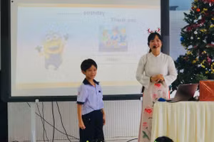 Giờ học tiếng Anh của học sinh Trường Tiểu học Đặng Trần Côn (Quận 4, TPHCM).