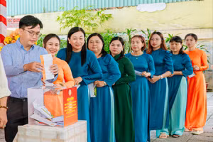 Trường học TPHCM phát động ủng hộ đồng bào bị thiệt hại do mưa lũ ở các địa phương khu vực miền núi trung du Bắc bộ và Bắc Trung bộ.