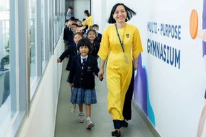 Học sinh Victoria School-Riverside hào hứng trong ngày khởi đầu năm học mới.