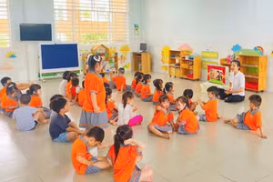 Tiết học của trẻ mầm non TPHCM.