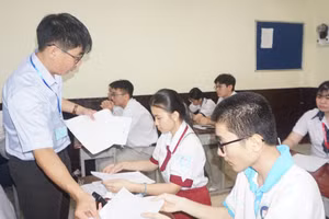 Học sinh TPHCM tham gia kỳ thi học sinh giỏi cấp thành phố.