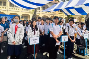 3.800 học sinh tiêu biểu tại các trường THCS và THPT của TPHCM tham dự kỳ thi.