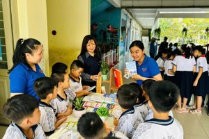 Hoạt động trải nghiệm của học sinh Trường Tiểu học Thuận Kiều (phường Đông Hưng Thuận, TPHCM).