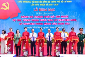 TPHCM khai mạc triển lãm ảnh chào mừng Đại hội đại biểu Đảng bộ thành phố.