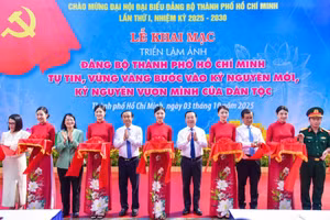 TPHCM khai mạc triển lãm ảnh chào mừng Đại hội đại biểu Đảng bộ thành phố.