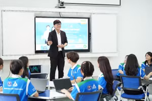 Thí sinh đăng ký nhập học chương trình Đại học 2 giai đoạn đến hết ngày 31/8 được nhận hỗ trợ 50% học phí toàn khóa học.