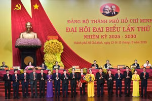 Ủy ban Kiểm tra Thành ủy TPHCM nhiệm kỳ 2025 - 2030 ra mắt đại hội. Ảnh: BTC.