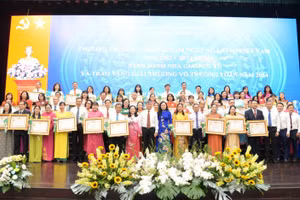 TPHCM vinh danh 14 nhà giáo ưu tú và 50 giáo viên đạt Giải thưởng Võ Trường Toản năm 2024. 