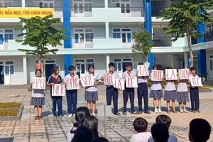 Ngày 14/10, Chi đội lớp 9A1 Trường THCS Phú Hữu- TP Thủ Đức đã thực hiện Hoạt động chuyên đề "Nói không với thuốc lá, thuốc lá điện tử".