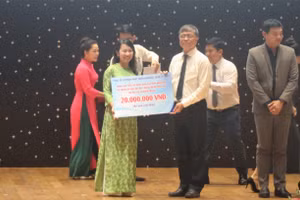 Sở GD&ĐT TPHCM tiếp nhận ủng hộ từ các đơn vị.