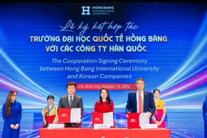 HIU ký kết hợp tác với các công ty Hàn Quốc.