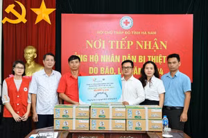 Gần 50,000 ly sữa đã được trao đến tay người dân Hà Nam thông qua Hội chữ thập đỏ của tỉnh.