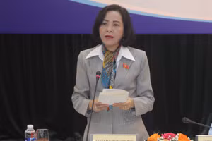 Bà Nguyễn Thị Thanh, Phó Chủ tịch Quốc hội phát biểu tại tọa đàm.