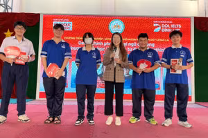 Phần quà gửi tặng các bạn học sinh trường THPT Thanh Đa.