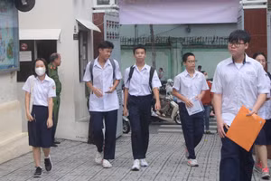 Học sinh TPHCM tham gia kỳ thi tuyển sinh vào lớp 10 năm 2024.