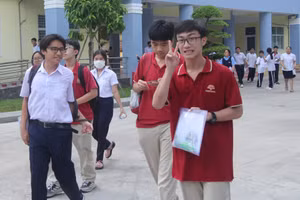 Học sinh tham gia kỳ thi lớp 10 năm 2024. (Ảnh: Minh Anh)