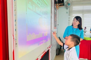 Cô Nguyễn Thị Thanh Thảo, giáo viên Trường Tiểu học Thuận Kiều trong một tiết giảng bài. Ảnh: NVCC