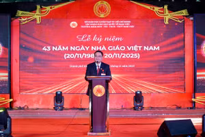 Ông Nguyễn Đức Quốc, Chủ tịch Tập đoàn Giáo dục Quốc tế Nam Việt phát biểu tại lễ kỷ niệm.