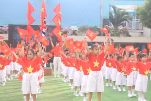 Học sinh Trường Mầm non Thành phố (TPHCM) trong Ngày hội 50 năm phát triển bậc học mầm non.