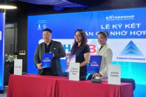 Các đơn vị ký kết ghi nhớ hợp tác tại lễ ra mắt.